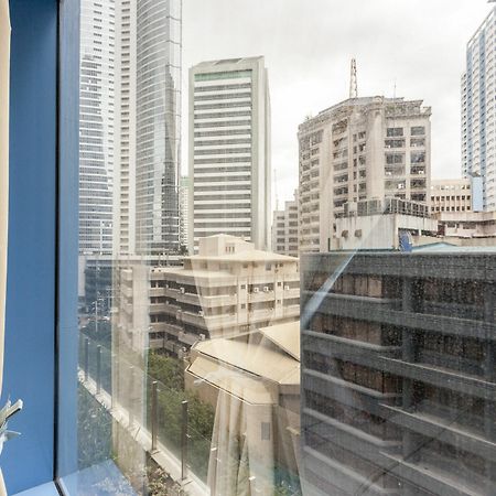 Csuites At Two Central Residences Makati City Dış mekan fotoğraf