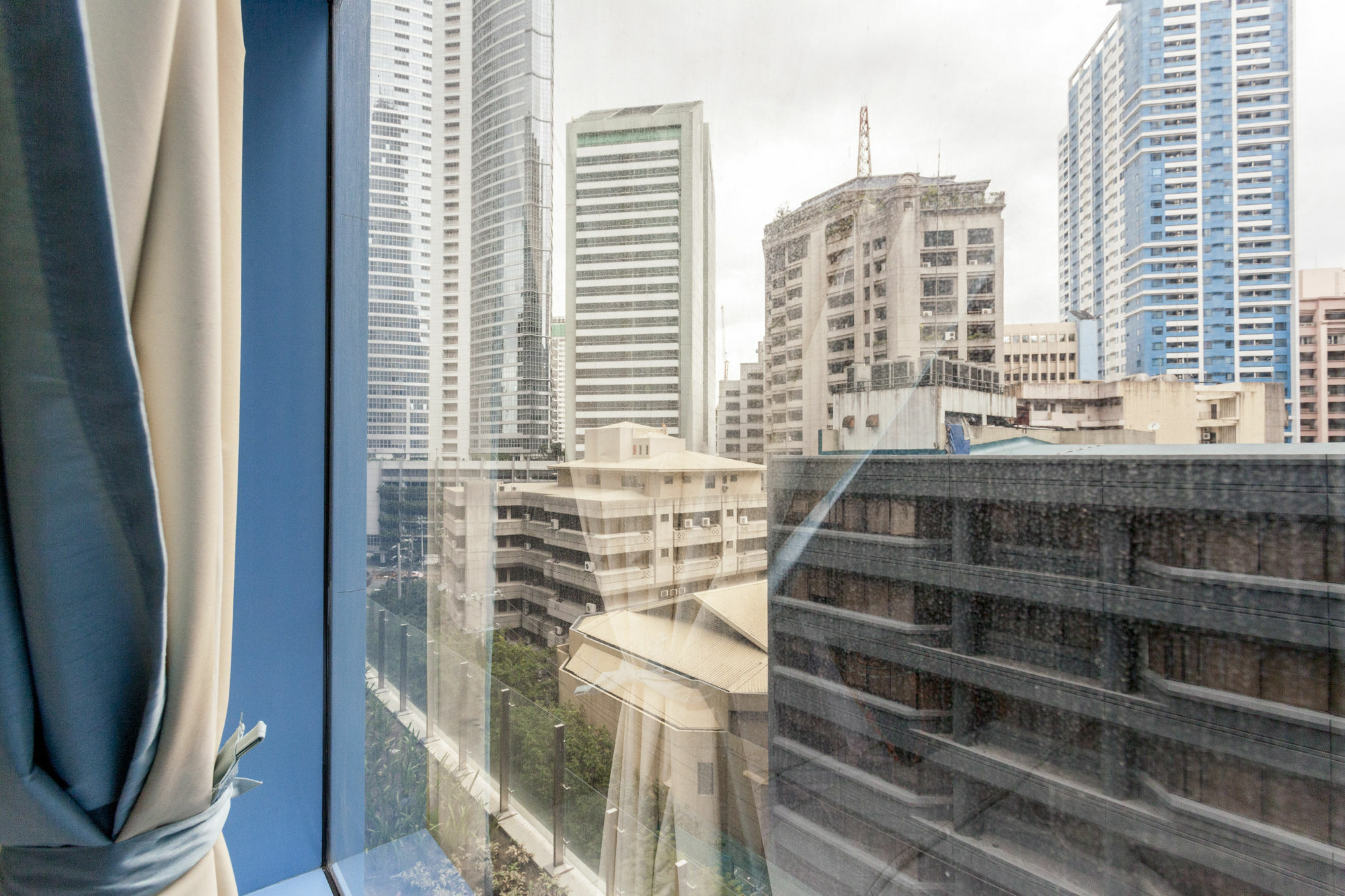 Csuites At Two Central Residences Makati City Dış mekan fotoğraf